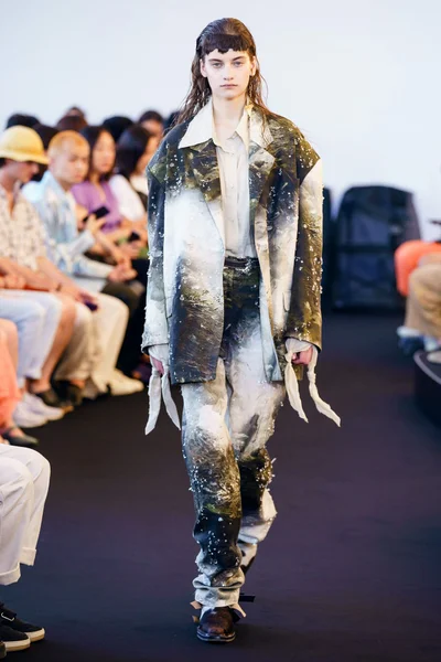 Look 19
